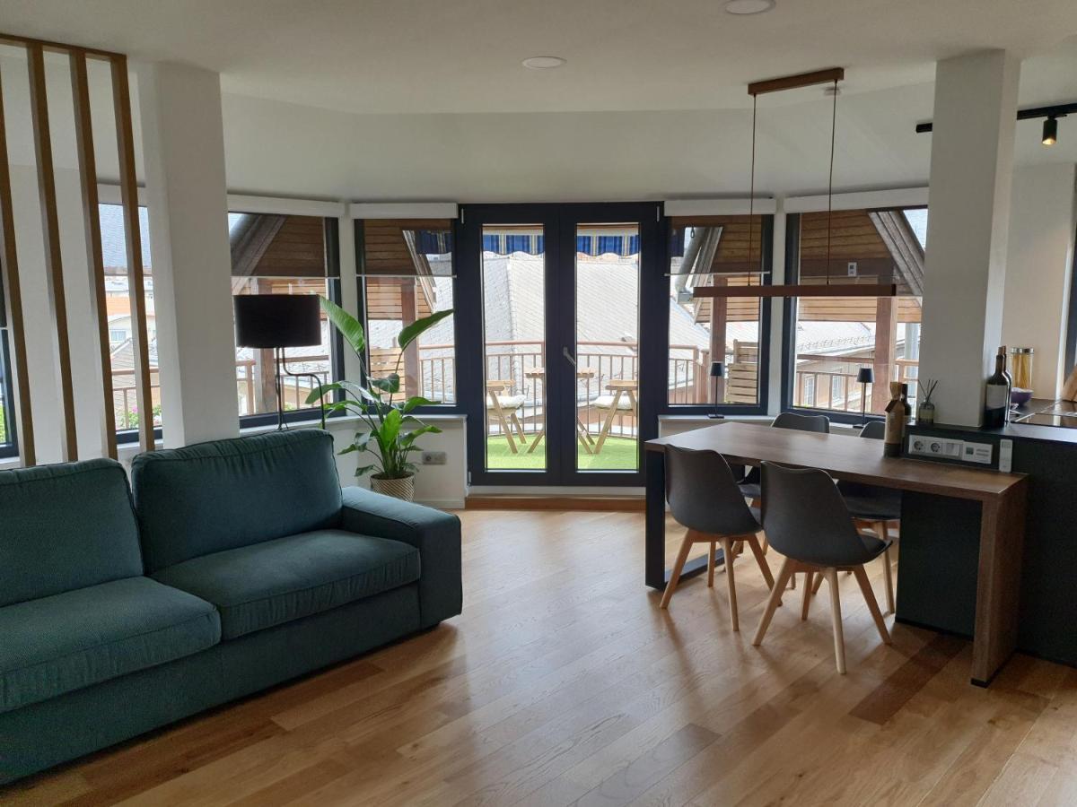 Modern Top Floor Loft With Balcony Boedapest Buitenkant foto