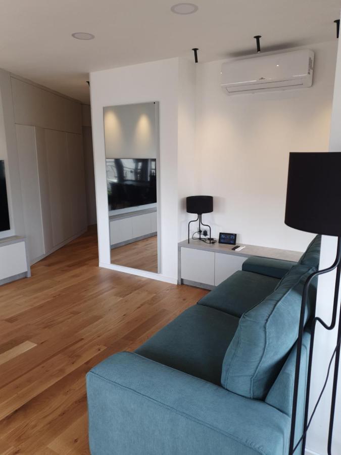 Modern Top Floor Loft With Balcony Boedapest Buitenkant foto