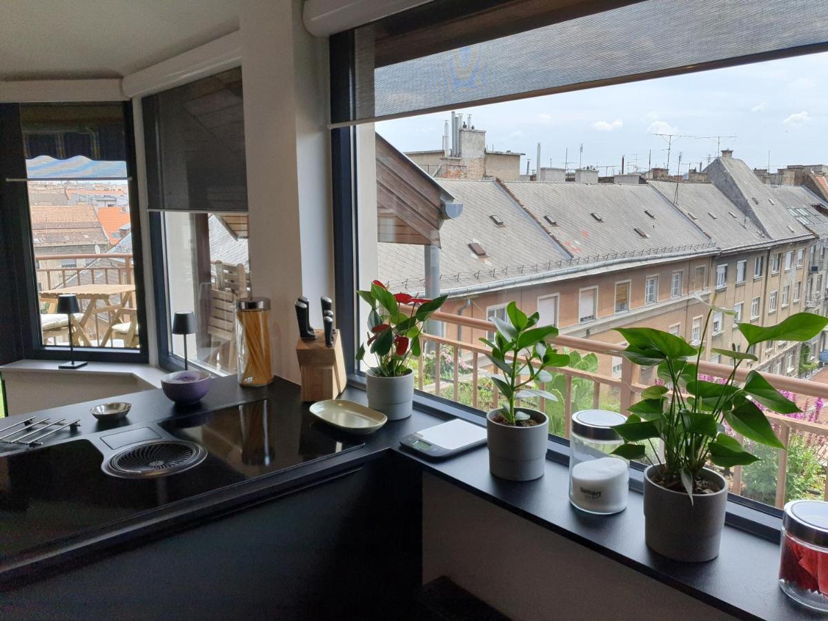 Modern Top Floor Loft With Balcony Boedapest Buitenkant foto