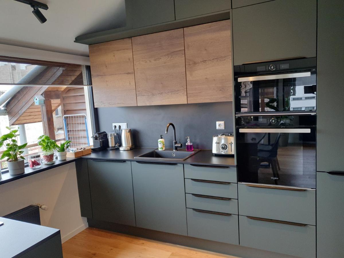 Modern Top Floor Loft With Balcony Boedapest Buitenkant foto
