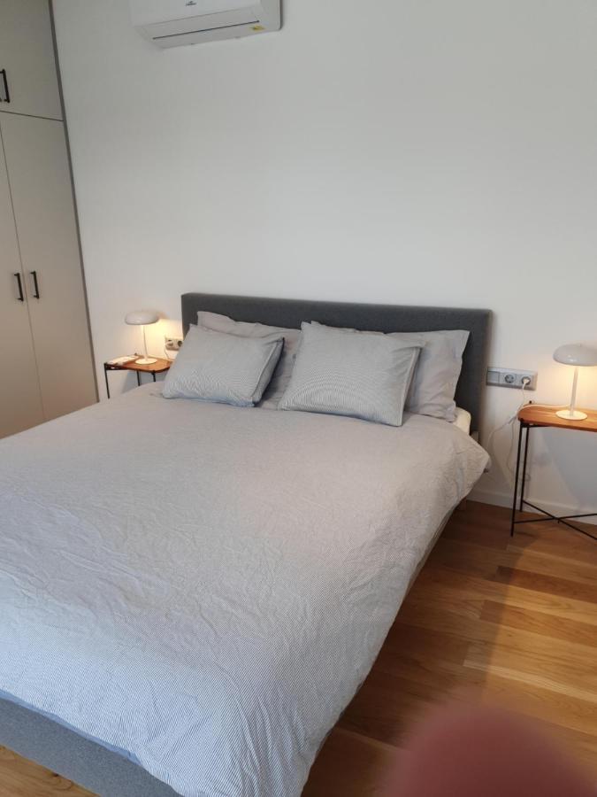 Modern Top Floor Loft With Balcony Boedapest Buitenkant foto