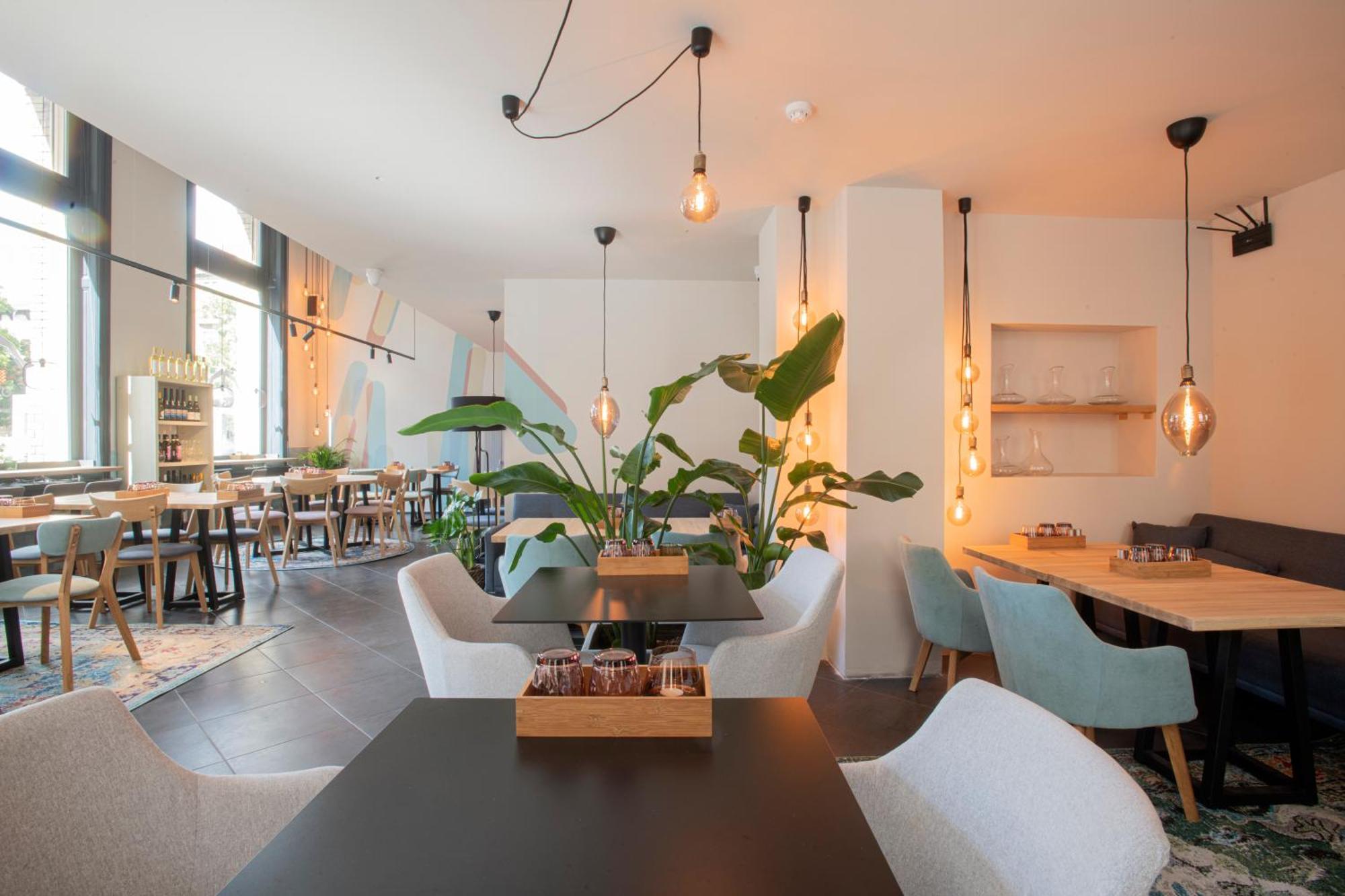 Modern Top Floor Loft With Balcony Boedapest Buitenkant foto