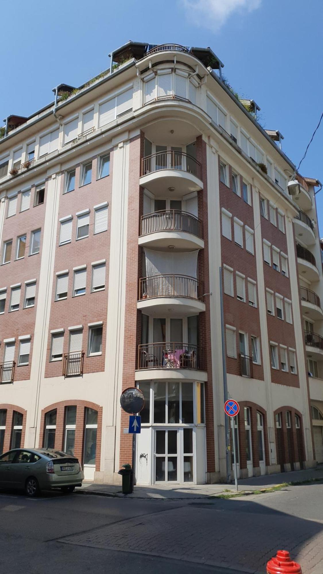 Modern Top Floor Loft With Balcony Boedapest Buitenkant foto